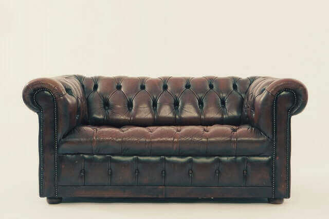 合皮製のソファー